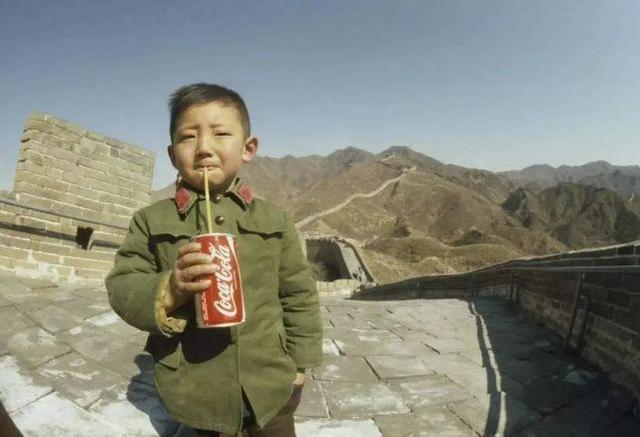 中国第一个喝可乐的男孩叫什么名字